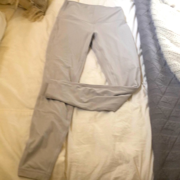 Lululemon light gray leggings - Picture 2 of 6